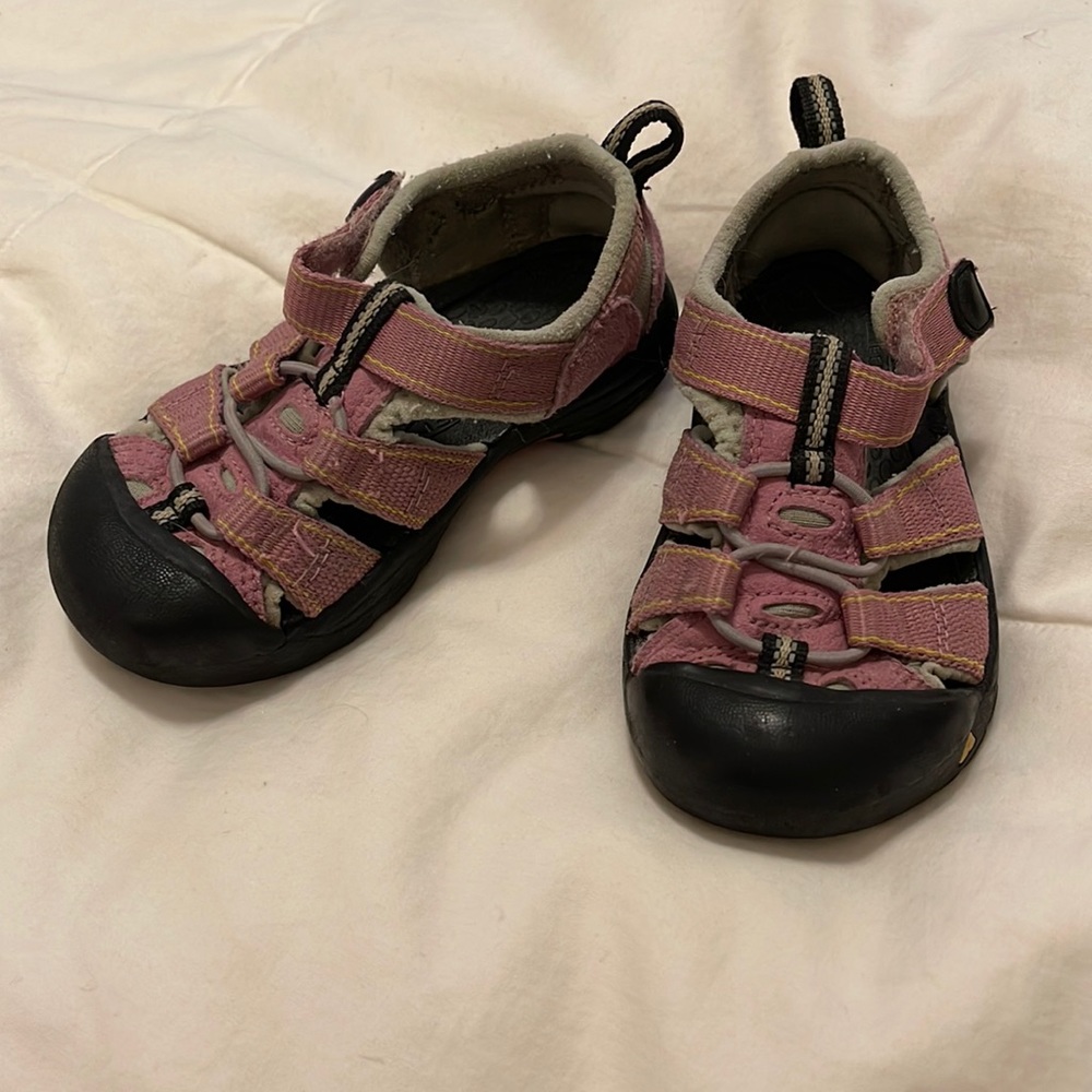Keen water shoes, size 6